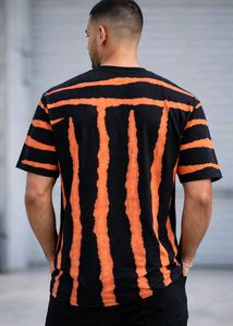 Men's Black &amp; Orange Striped T-Shirt👔