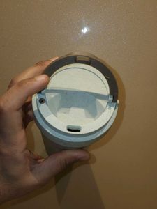 Coffee Mug with Flip Lid – Leak Resistant Cup