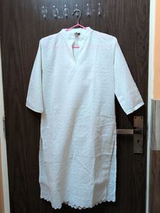 Elegant White Chikankari Kurta