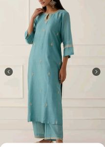 Floral Embroidered Sequinned Kurta Wi