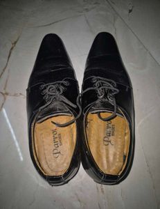 Classic Black Leather Oxford Shoes