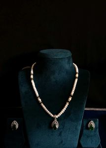 Elegant Pearl Necklace with Emerald Pendant Set