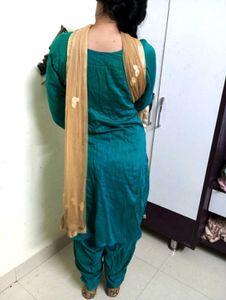 Beautiful Teal Embroidered Kurta Set