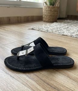 Black Toe Ring Sandals-(UK 8 / EU 42)