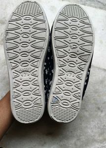 Cute Navy Blue Bow Flats