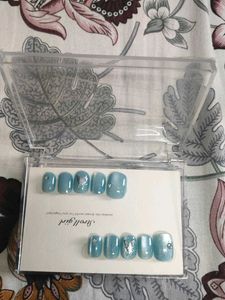 Blue Press-On Nails with Glitter