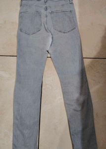 Light Wash High-Waisted Jeans