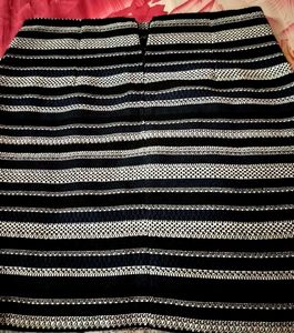 Chic Striped Mini Skirt with texture woven into th