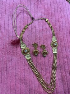 Elegant Gold Tone Necklace and Earring Set
