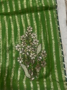 Green laheriya saree