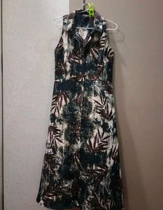 Sleeveless Leaf Print Midi Dress