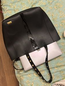 Yelloe Women’s Tote Bag