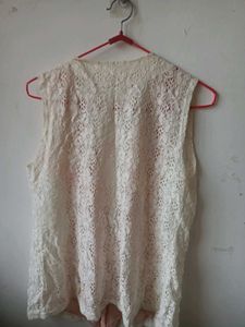 Chic White Lace Sleeveless Vest