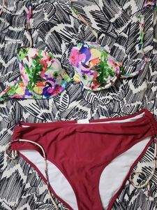 Vibrant Floral Bikini Set 🌼 🌸