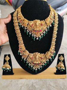 Exquisite Gold Temple Jewellery Set