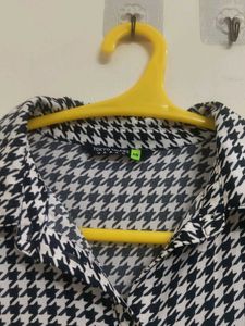 Houndstooth Print Button-Up Shirt