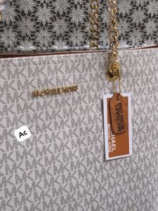 Michael Kors Tote Bag - Classic Signature Print
