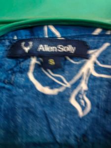 ALLEN SOLLY Floral Print Casual Blue Shirt 💙