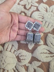 boho vintage chic silver dazzling earring(jhumka)