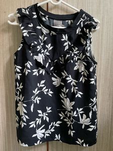Veramoda Chic Floral Sleeveless Top