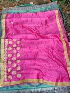 🎉🎉Pink &amp; Gold Embroidered Saree With Blouse
