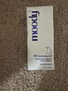 Moody night cream