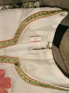 Embroidered White Salwar Kameez