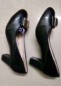 Glossy Black Casual Wear Pumps