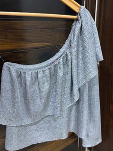 Chic One side Off-Shoulder Ruffle Top