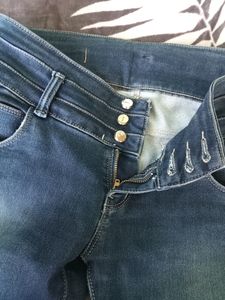 Scratchable Skinny Jeans
