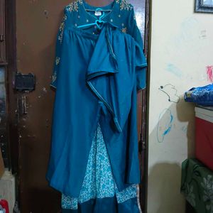 Teal Kurta Set with Intricate Embroidery
