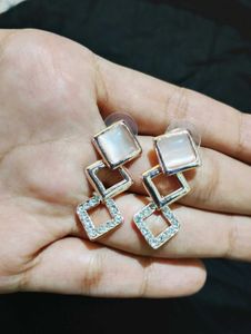 New-Classy earrings