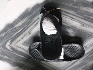 New Campus Size 7 Slipper