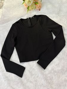 Chic Black Long Sleeve Cropped Top