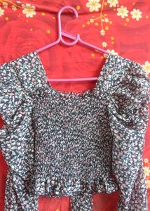 Floral Smocked Puff Sleeve Top