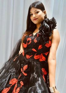 Stunning Black &amp; Red Party Gown 7