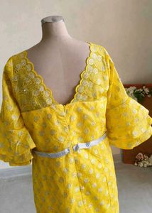 Elegant Yellow Lace Evening Gown