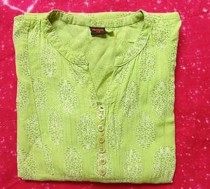 Light Green Chikankari शॉर्ट कुर्ती short Kurta