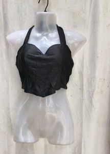 I. Chic Black Halter Neck Crop Top