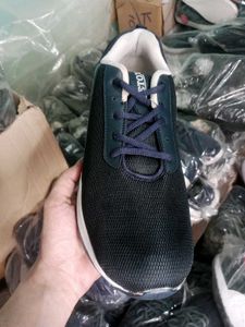 NEW NO USED SPORTS SHOES FOR MEN.