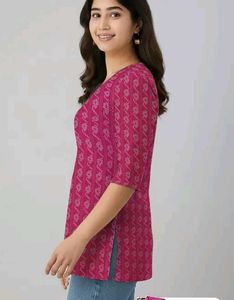 🌸Stylish Pink Printed Kurti🌸