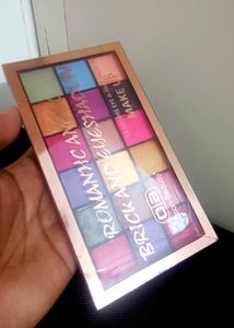 18 Colors Eyeshadow Palette