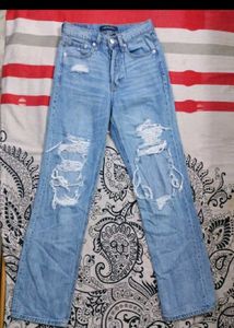 Light Wash Ripped Jeans
