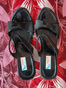 Black Sandals with Bow Accent