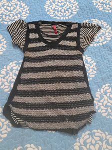 Stylish Striped round-Neck Top