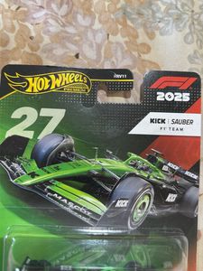 Hot Wheels F1 Premium #27 Kick SAUBER