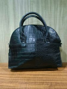 Chic Black Croc Embossed Handbag