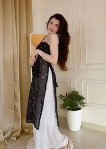 gulnaaz kurta with matching potli
