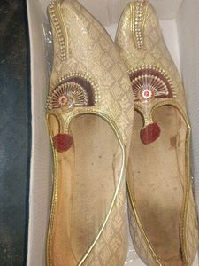 Men's Golden Embellished Ethnic Footwear