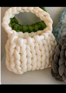 Chunky yarn handbag